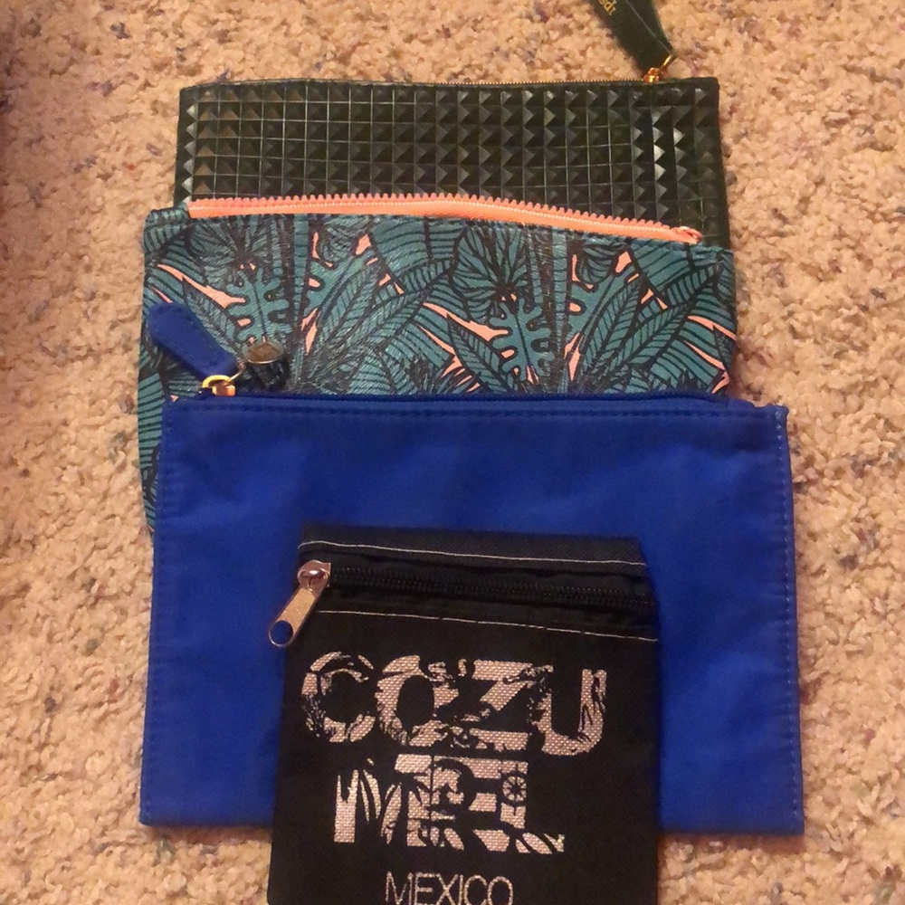 Miscellaneous Small Bags (4)